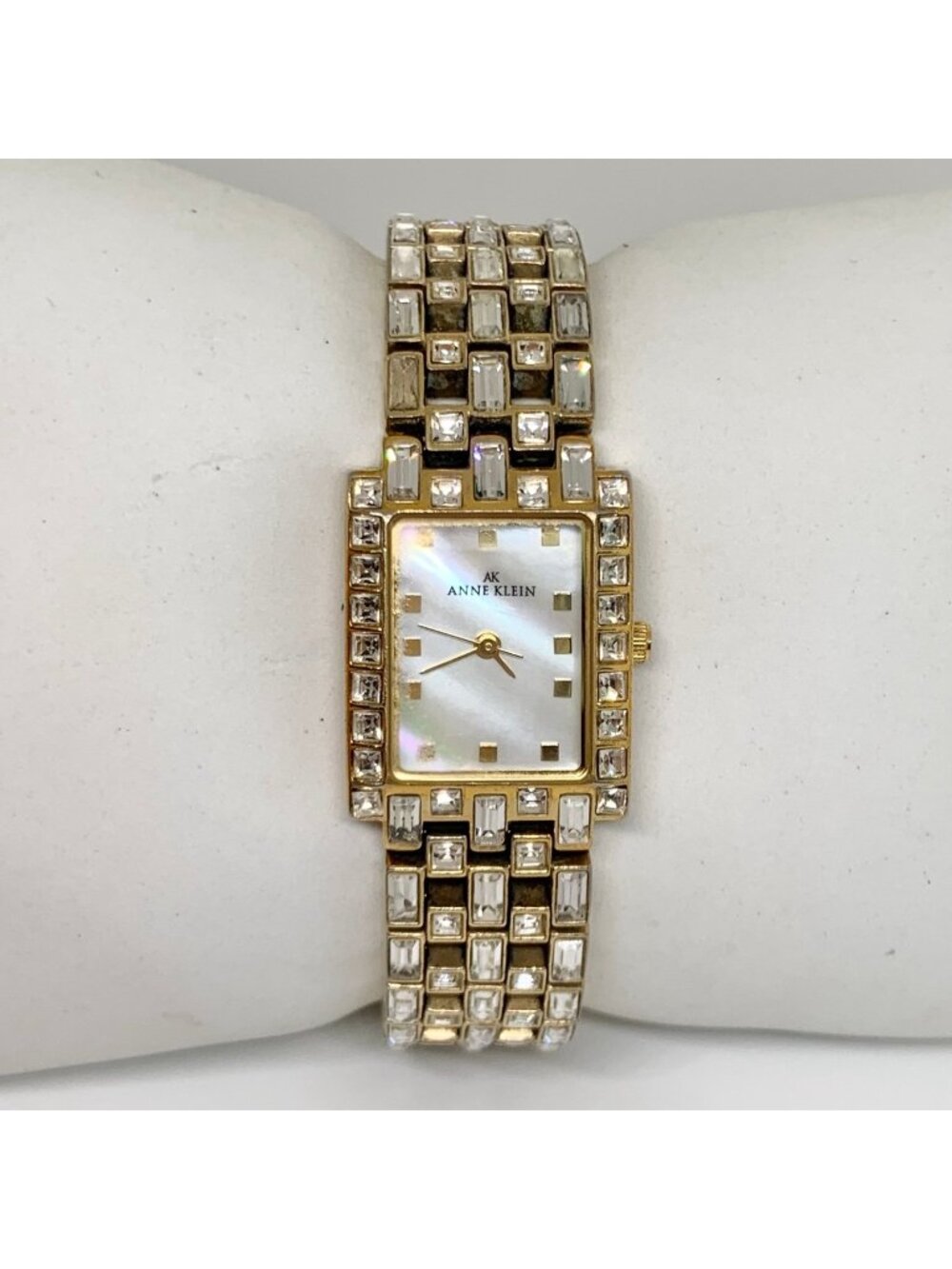 Vintage Anne Klein gold tone women’s watch 20mm mop dial quartz crystals running